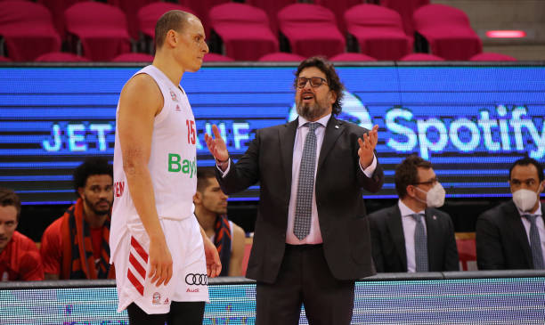 对手的交手 对手的交手