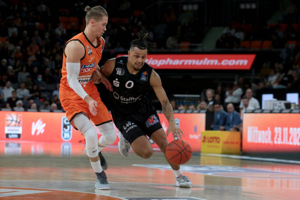 效益与阵容 效益与阵容