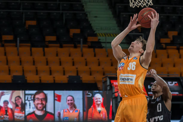 亚布力所带 亚布力所带