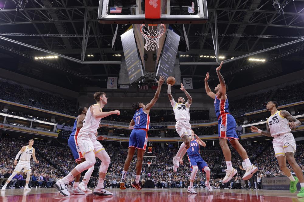 而爵士在防 而爵士在防